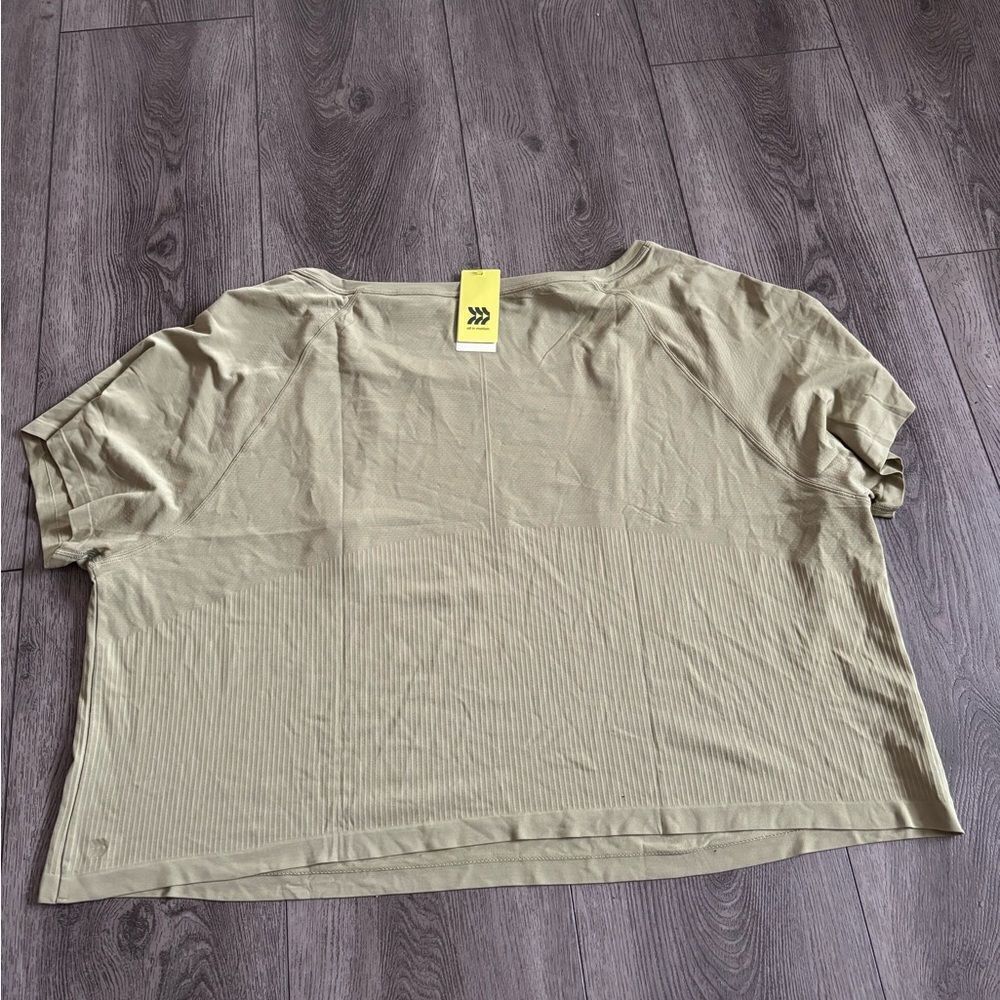 All in motion Casual Olive Green Women's Top - Picture 3 of 3